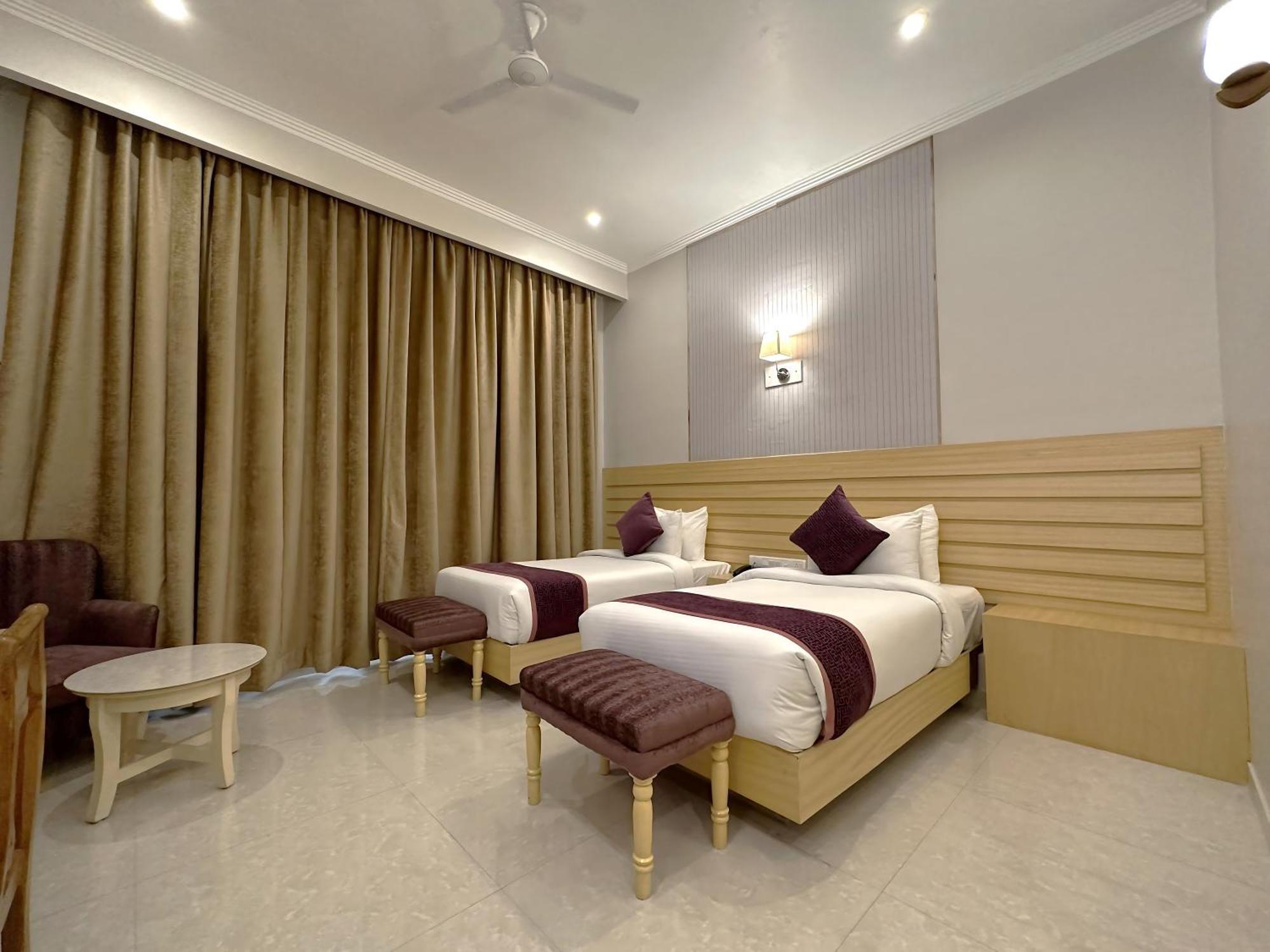 A S Hotels Khajurāho Extérieur photo