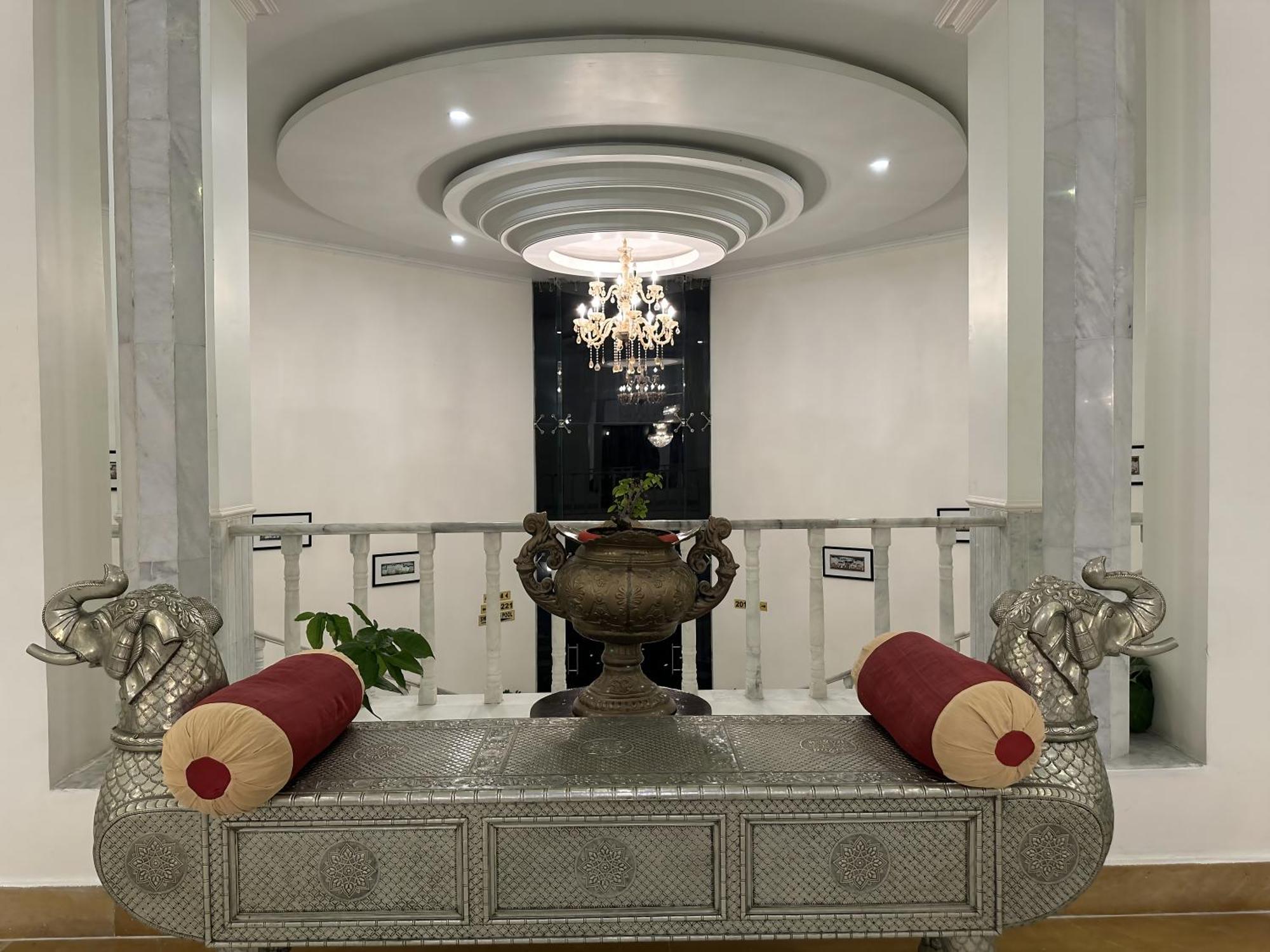 A S Hotels Khajurāho Extérieur photo